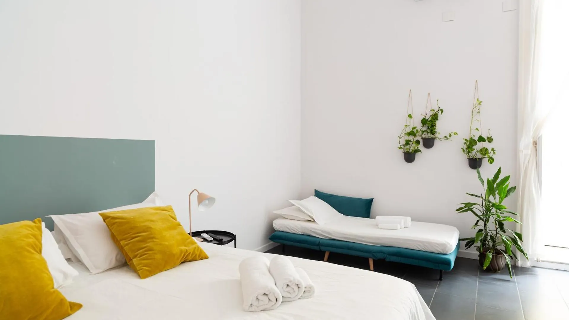 Lumina Apartment - Napoli Municipio Porto 0*, Naples Italy