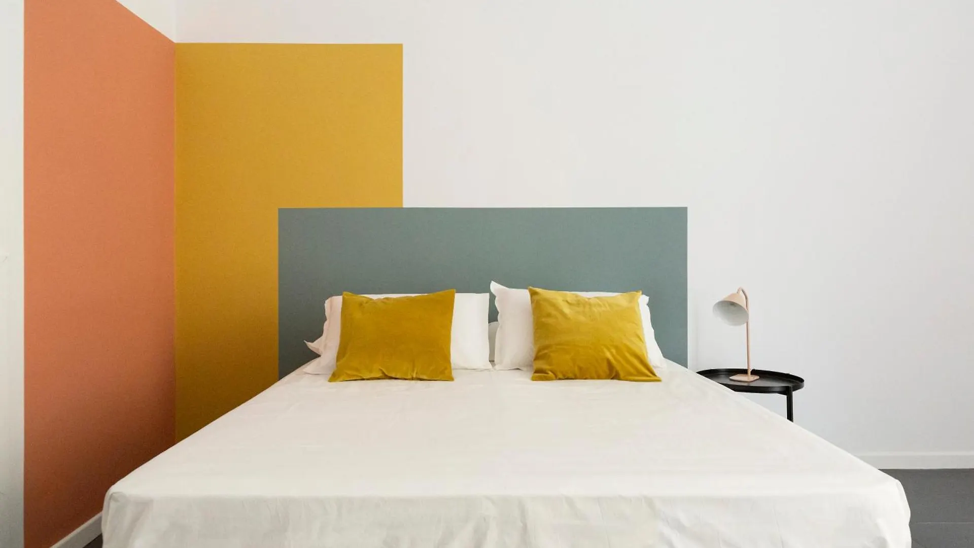 Lumina Apartment - Napoli Municipio Porto location
